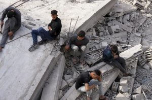 Ізраїльські війська допитують палестинських чоловіків на півночі Гази